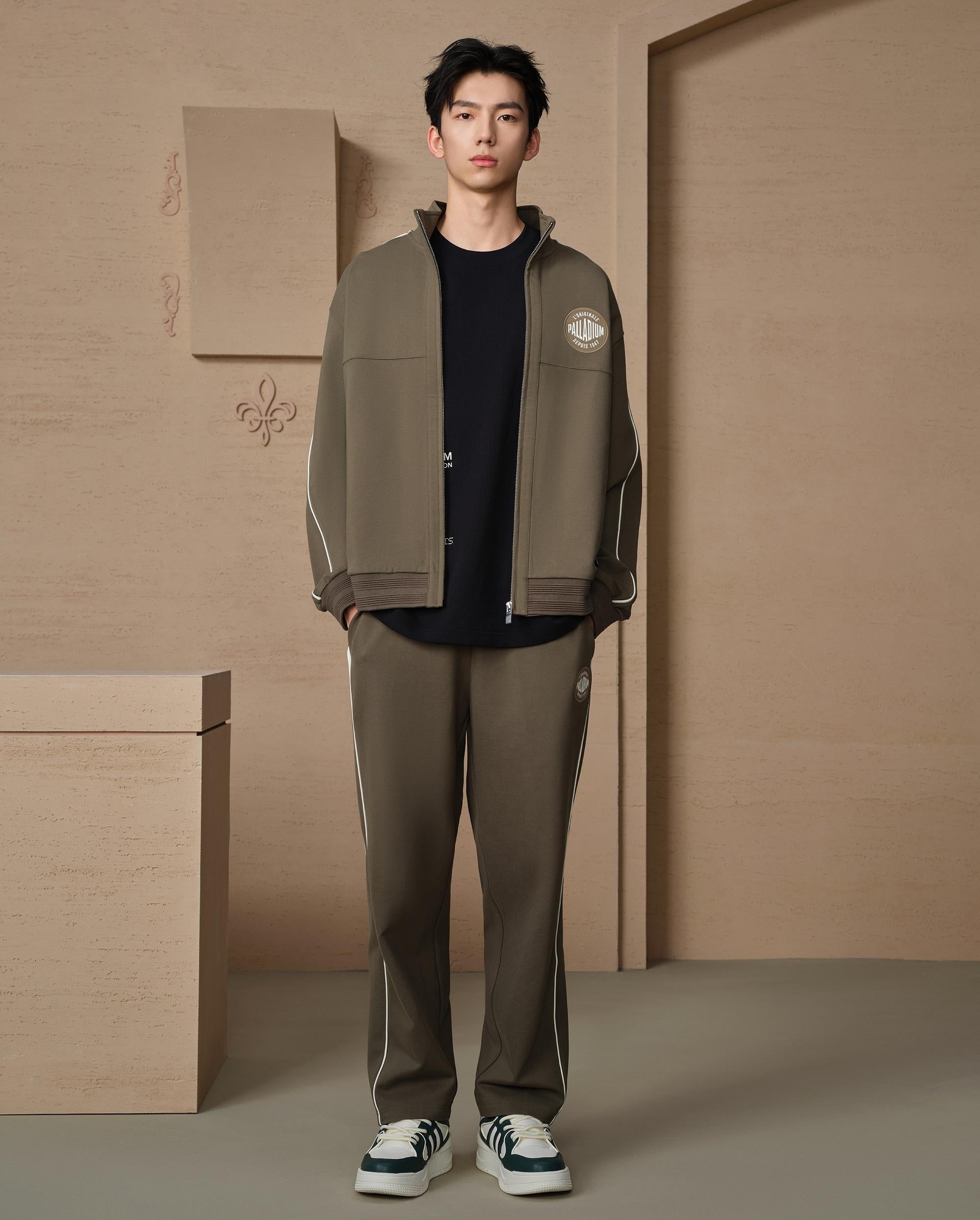 109658-367 | MEN'S PALLADIUM LOGO SIDE STRIPED JACKET | TEA LEAF - Image 3